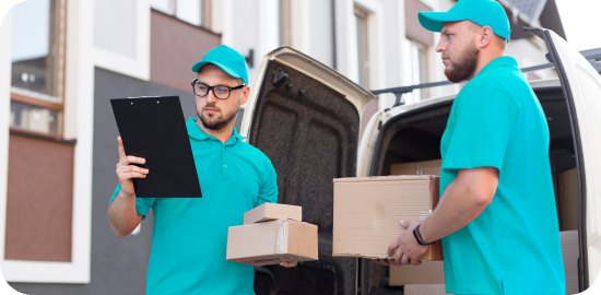 Professional mover carrying a box in Saint Cloud offering hourly loading and unloading services